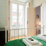 Bairro Alto 3 Bedroom Patio Flat! شقة *