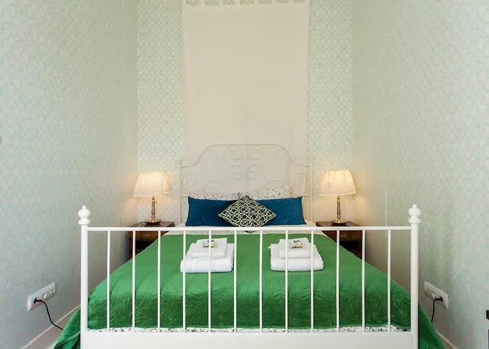 Bairro Alto 3 Bedroom Patio Flat! Apartment Lisbon