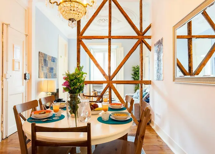 Apartment Bairro Alto 3 Bedroom Patio Flat!