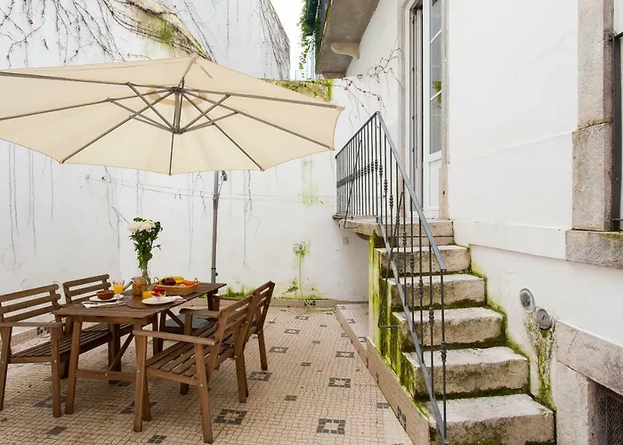 Apartment Bairro Alto 3 Bedroom Patio Flat! *