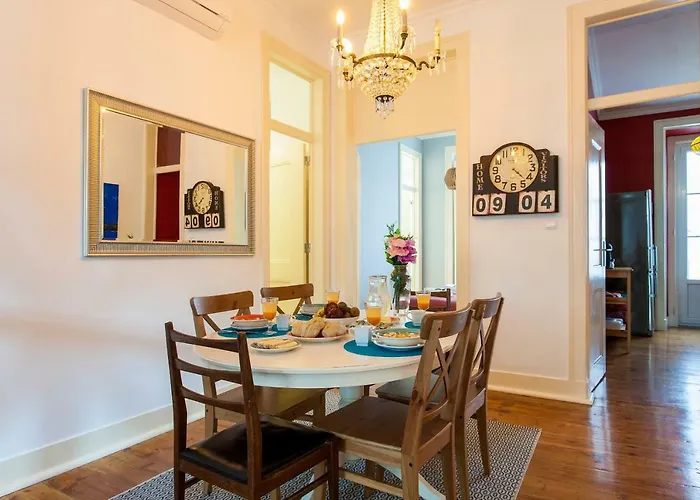 Apartment Bairro Alto 3 Bedroom Patio Flat! *