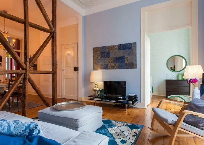 Bairro Alto 3 Bedroom Patio Flat! Apartment