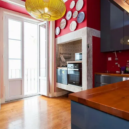דירה Bairro Alto 3 Bedroom Patio Flat!