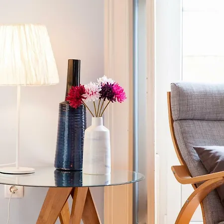 דירה Bairro Alto 3 Bedroom Patio Flat! ליסבון