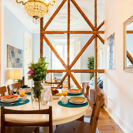 דירה Bairro Alto 3 Bedroom Patio Flat!